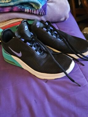 Nike Womens Air 7